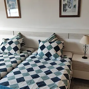 cozy-apartment-with-first-line-seaview-in-perfect.es-andalucia.com/